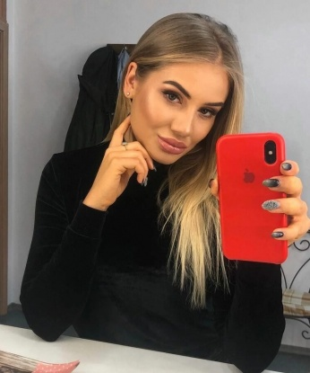 🌸💋 Я оправдаю все твои ожидания и фантазии, обладая множеством возможностей и навыков. Моя улыбка и чувственность способны растопить даже самое ледяное сердце.🔥
Я живу в Москве, и никто не знает этот город лучше меня. Благодаря моему опыту и знанию Москвы, я могу стать твоей идеальной компаньонкой для встречи, независимо от места или времени. ✨
Мои услуги включают интимные сессии, которые будут наполнены страстью и наслаждением.🔞 Я готова исполнить все твои желания и фантазии, чтобы каждая встреча оставила в твоей памяти только самые приятные воспоминания. 💦
Фото в моем профиле полностью соответствуют реальности, и я уверена, что они понравятся тебе еще больше лично. Ты можешь ознакомиться с ними и прочитать отзывы о моей работе.💎
Не теряй времени даром и жми на кнопку Нина